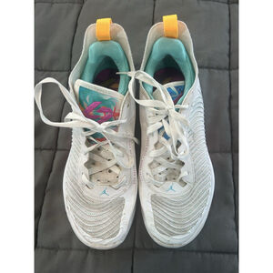 Jordan’s Woman’s Sneaker Size 8.5